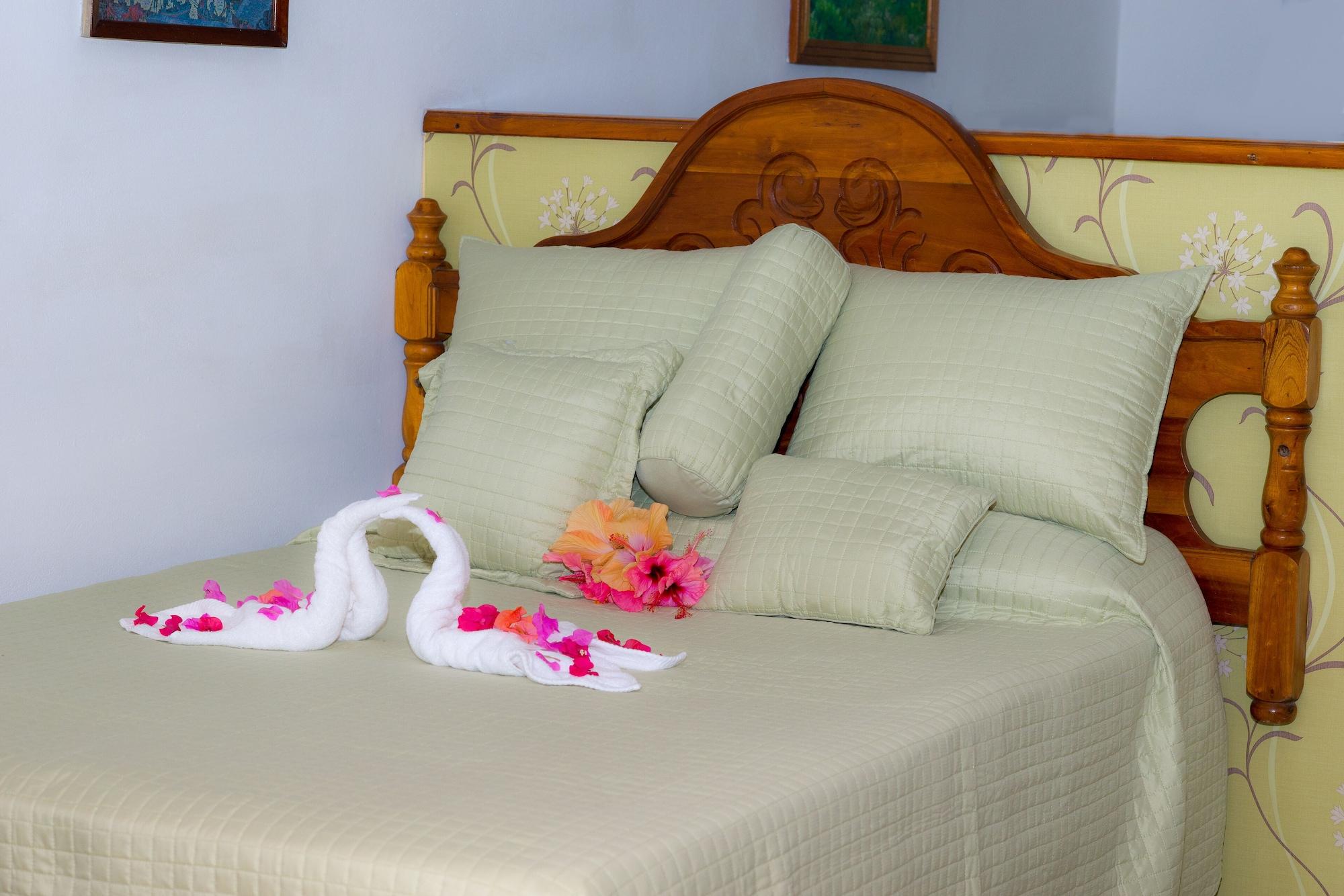 Firefly Beach Cottages Negril Bagian luar foto