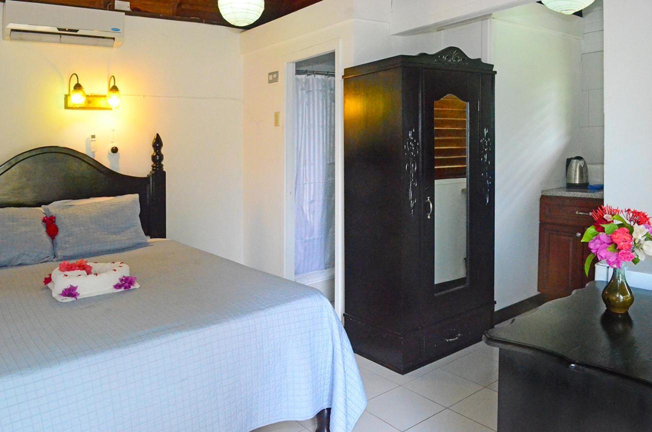 Firefly Beach Cottages Negril Bagian luar foto