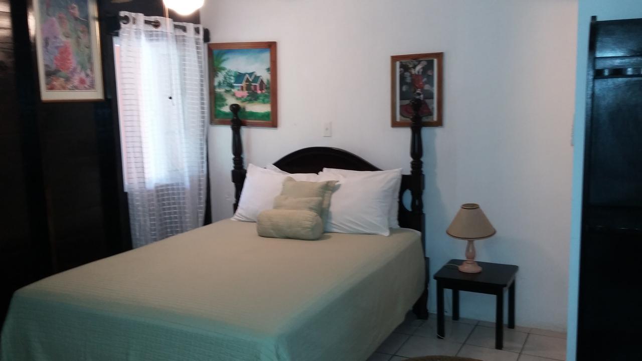 Firefly Beach Cottages Negril Bagian luar foto