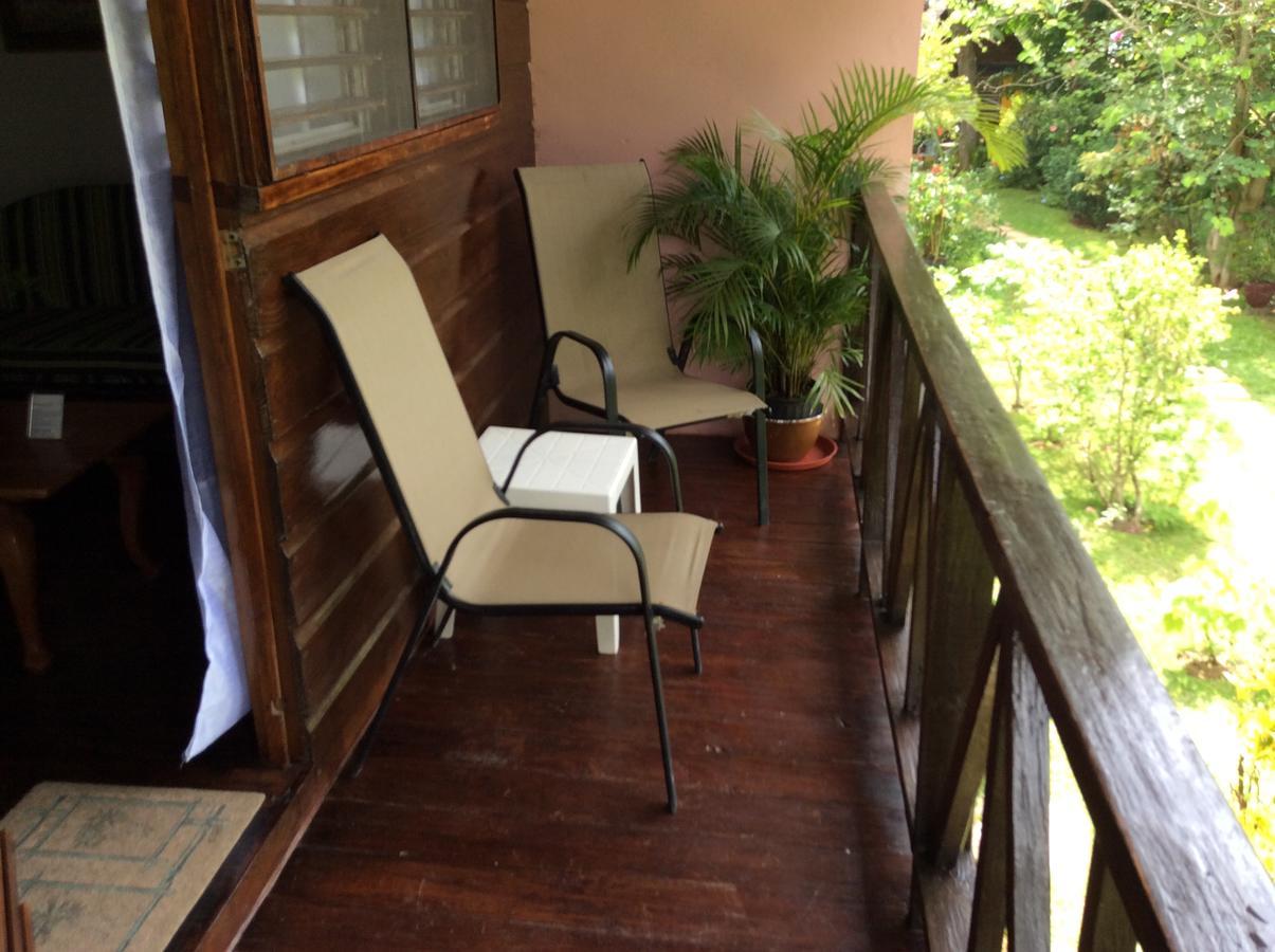 Firefly Beach Cottages Negril Bagian luar foto