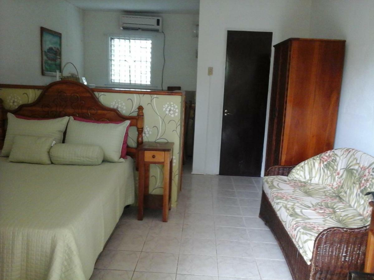 Firefly Beach Cottages Negril Bagian luar foto